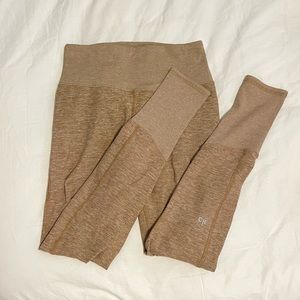 BARELY WORN Alosoft Lounge Legging